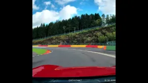 Le circuit devient un terrain de jeu dangereux ici ⚠️ #Racing #Insane