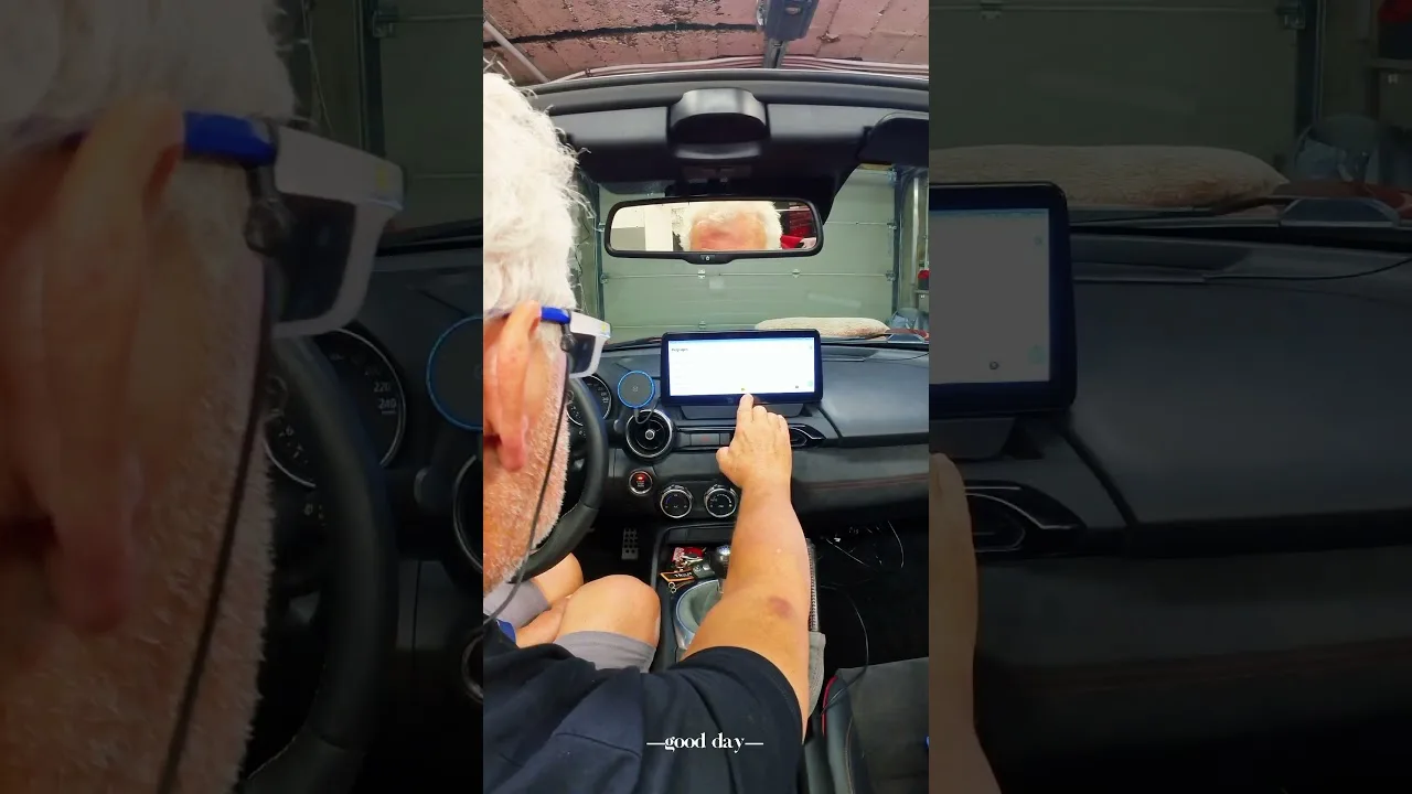 Quand je m'amuse avec mon écran 10" de ma MX-5 ND 🤩