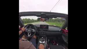 Non je ne regarde pas la Vidéo dans ma MX5 ND j'écoute la Musique 🤩 #miata #mx5 #android #carplay