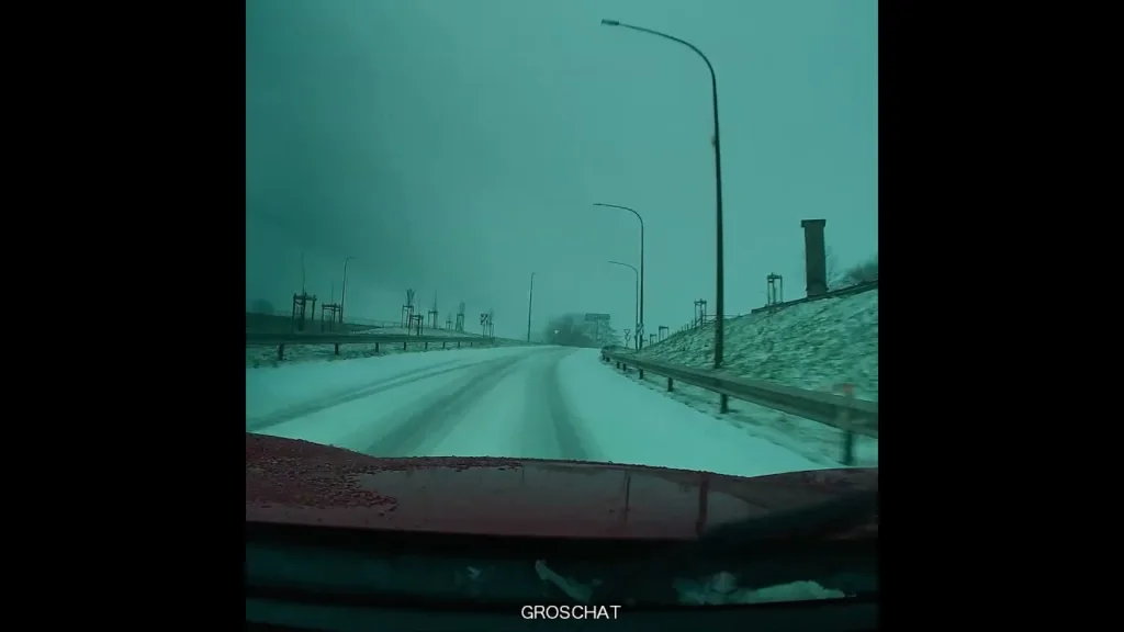 Sortie glissante… la MX-5 tiendra-t-elle? 😰 #tension #snow #highway