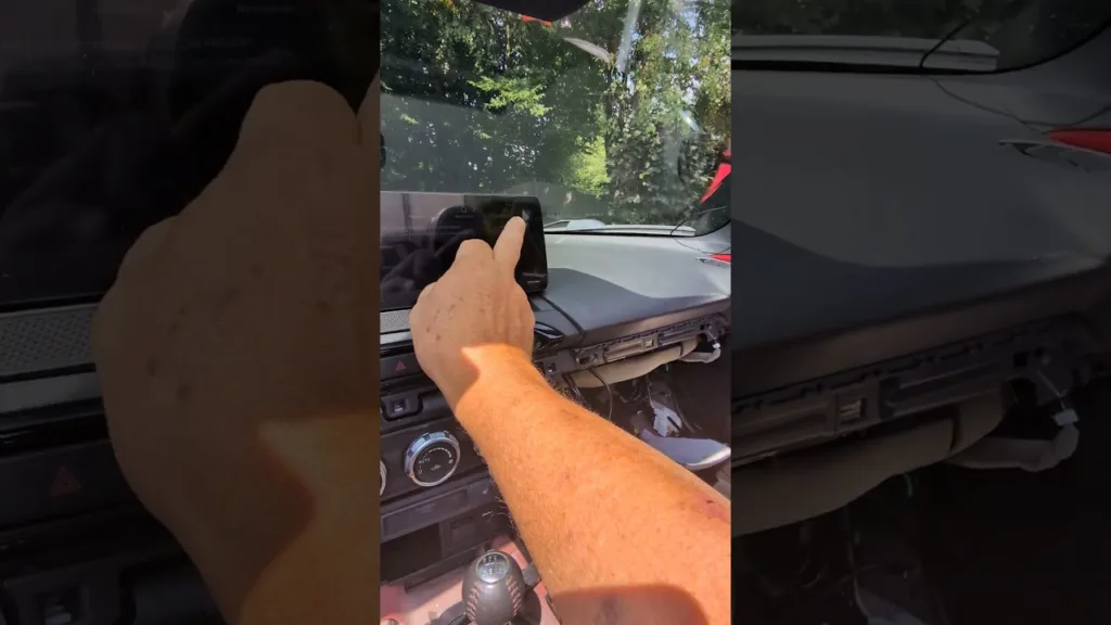MX5 Carplay c'est OK avec l'écran 10.25" sous Android #miata #mx5 #carplay #automobile #multimedia
