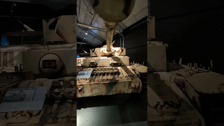 Tête-à-tête avec le panzer 4 ausf G aux Bastogne Barracks #ww2 #panzer #shorts