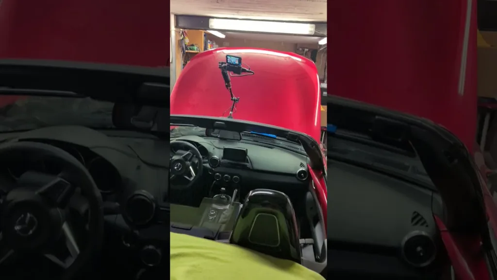 Voila comment je filme le démontage et l'installation de l'ampli dans ma MX5 ND #miata #mx5