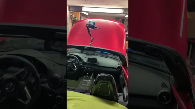 Voila comment je filme le démontage et l'installation de l'ampli dans ma MX5 ND #miata #mx5