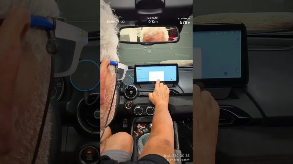 Contrôle de la caméra Insta360 Go 3S sur l'écran de ma Mazda MX5 ND #miata #mx5 #insta360