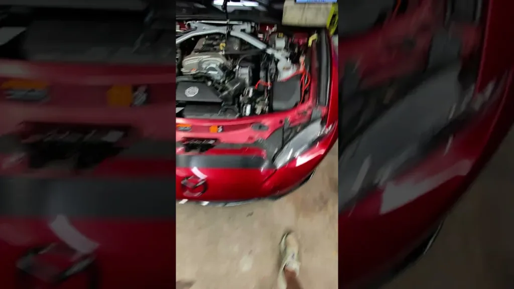 C'est grave ? La clim de ma MX-5 ND s'est cassée comme ça #mx5 #réparation #climatisation