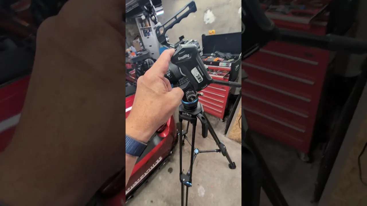 Le Canon R8 devient une vraie caméra pro comme ça #canonr8 #transformation